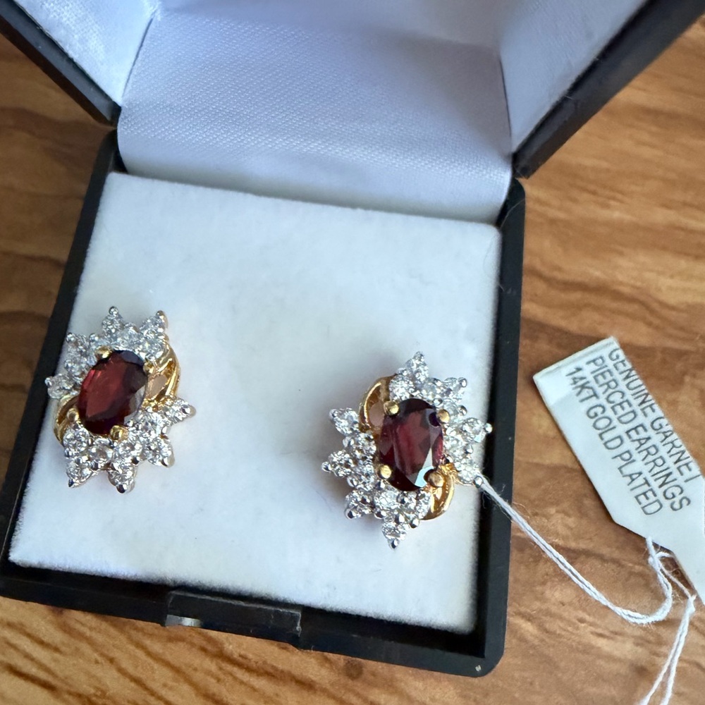 Elegant Gold earrings with Genuine Garnet and Cz